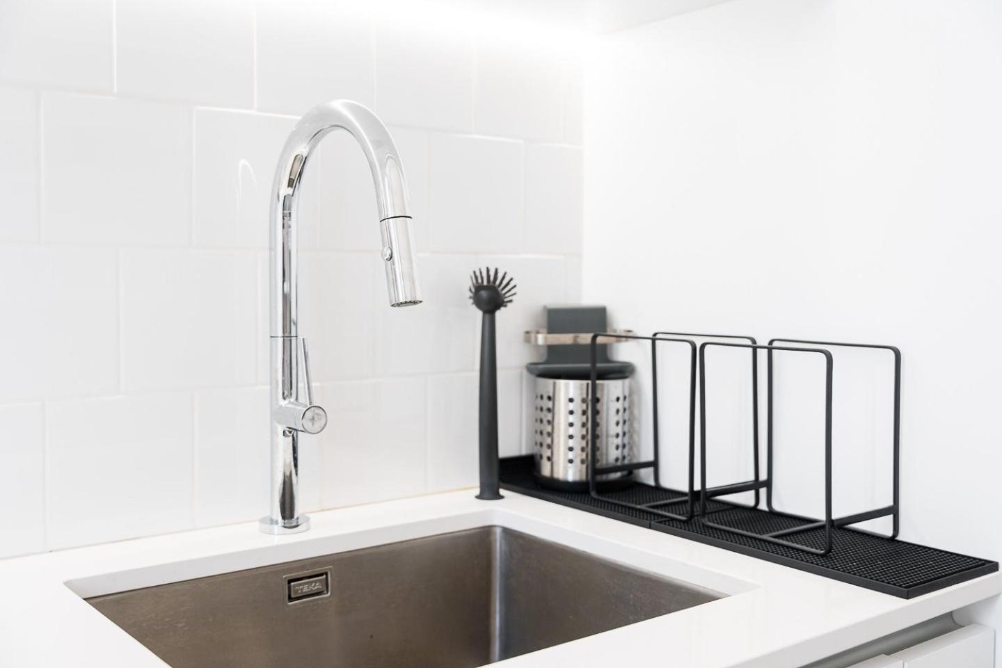 Guestready - Colorful Apt Near Agosto Station ปอร์โต ภายนอก รูปภาพ