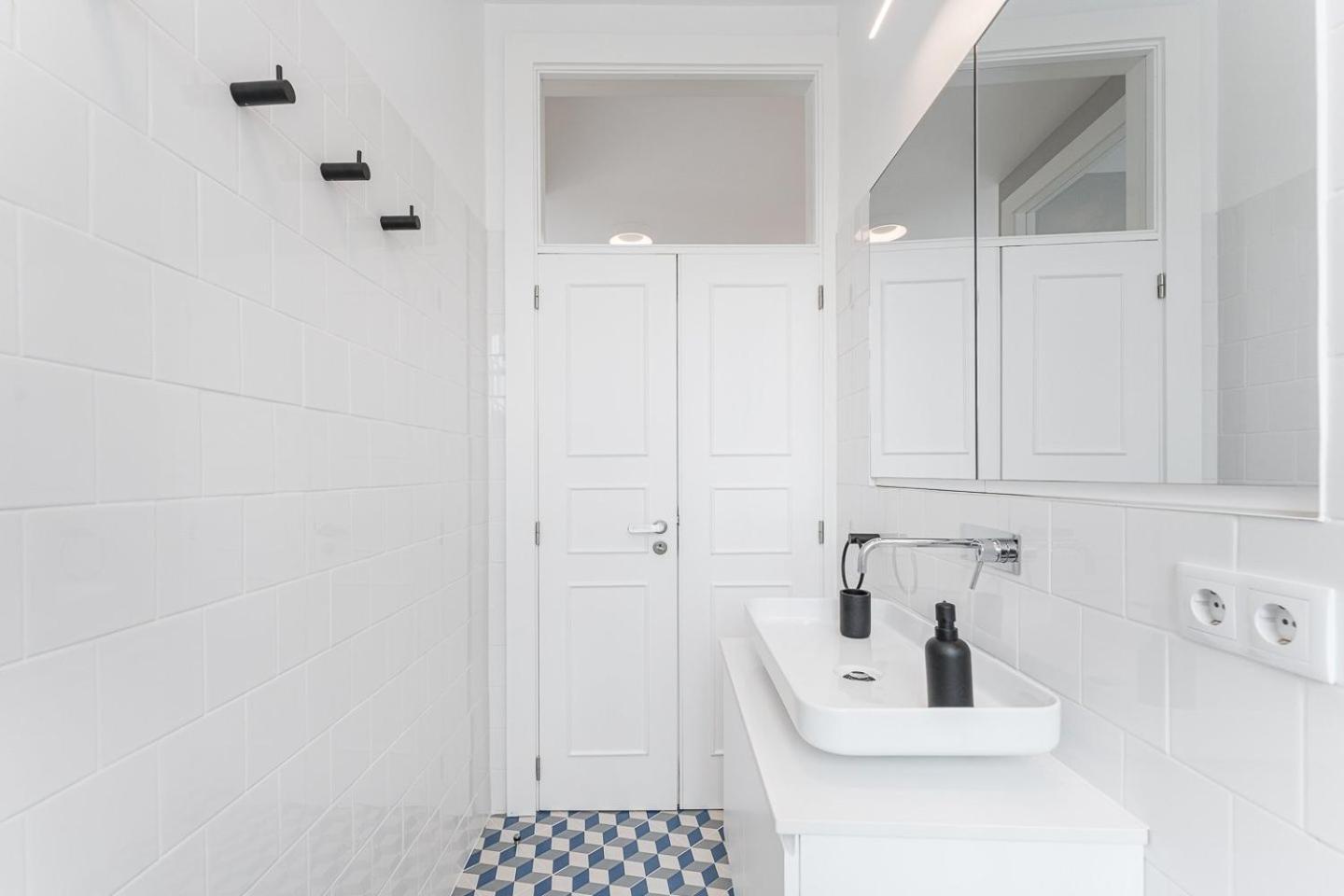 Guestready - Colorful Apt Near Agosto Station ปอร์โต ภายนอก รูปภาพ
