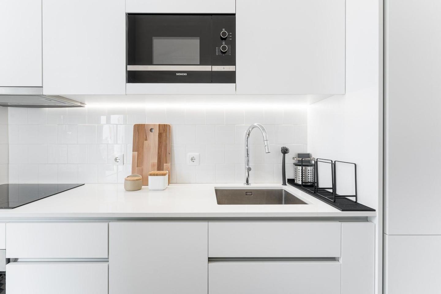 Guestready - Colorful Apt Near Agosto Station ปอร์โต ภายนอก รูปภาพ