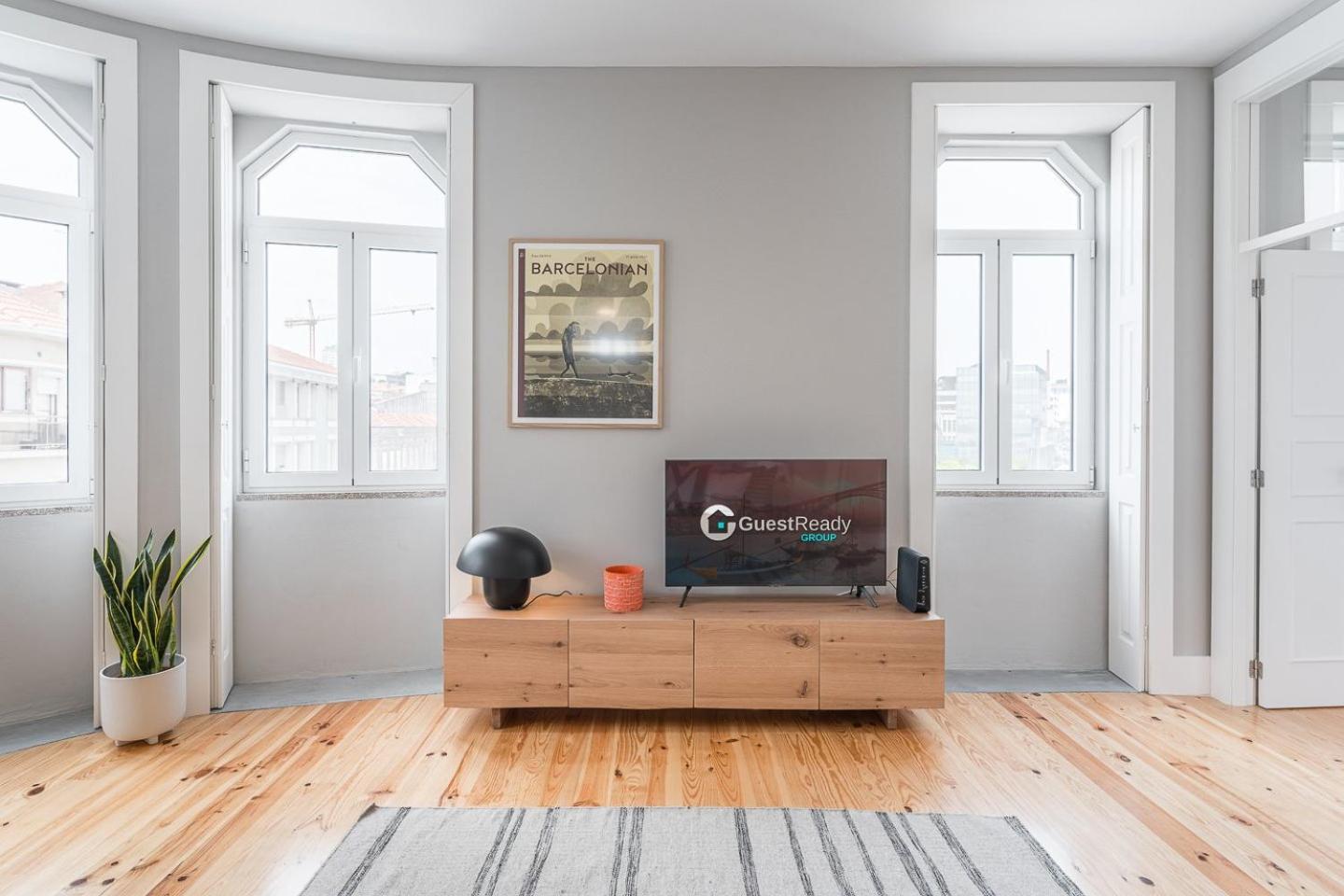 Guestready - Colorful Apt Near Agosto Station ปอร์โต ภายนอก รูปภาพ